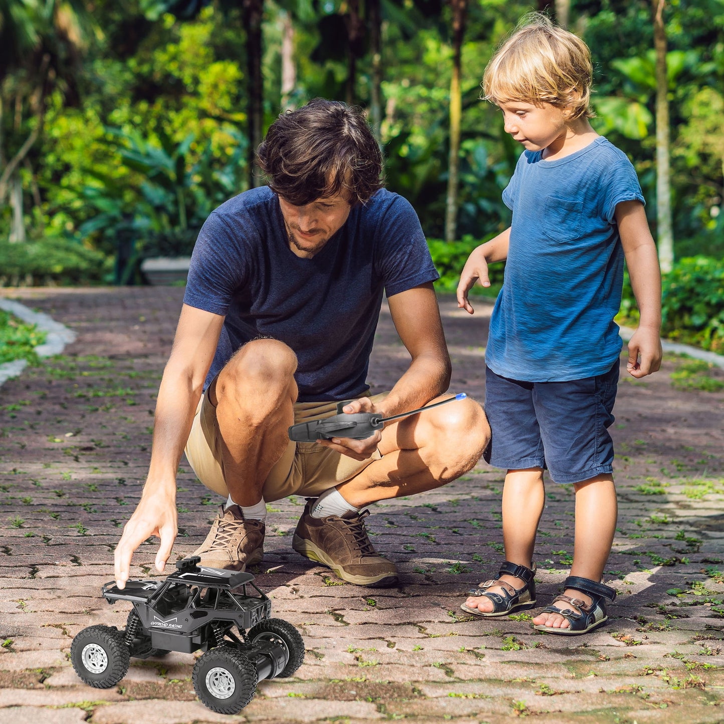 Remote Control Cars 1/18 Scale, Race Car Toys for Boys Kids 6-12 Years Old, High Speed 20-40KM/H Electric All Terrain Off-Road Monster Truck.(Black)